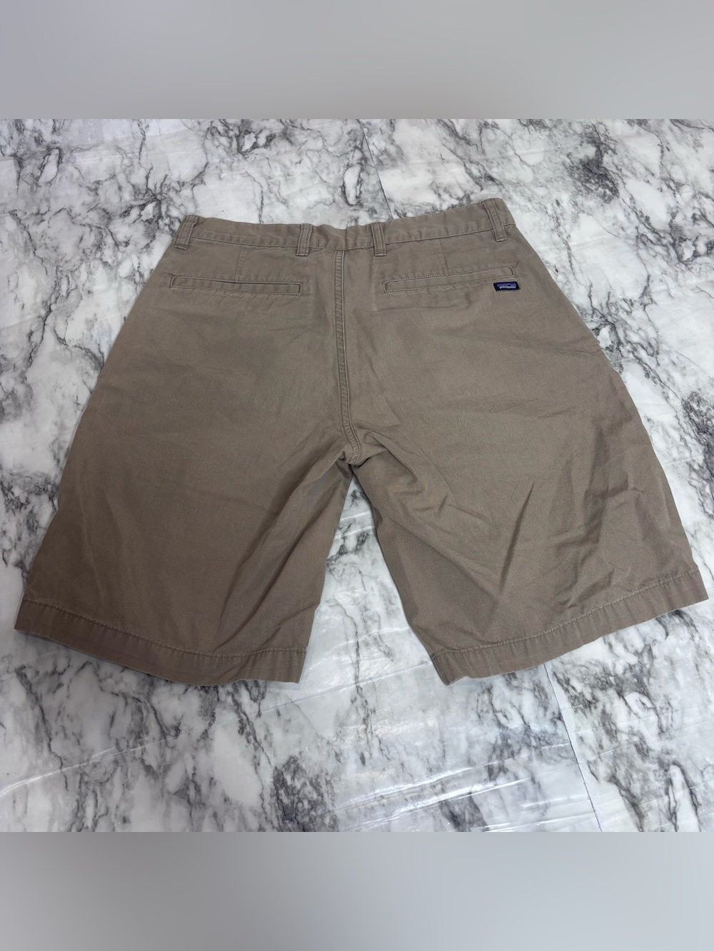 Patagonia Men’s Tan beige brown Flat Front Shorts size 30